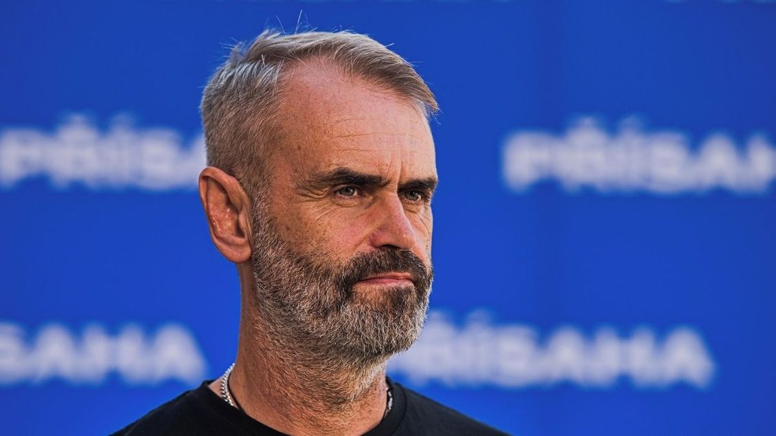 Babiš slíbil bič na ruské diplomaty. Ani po čtvrt roce Macinka návrh nepřinesl - Novinky